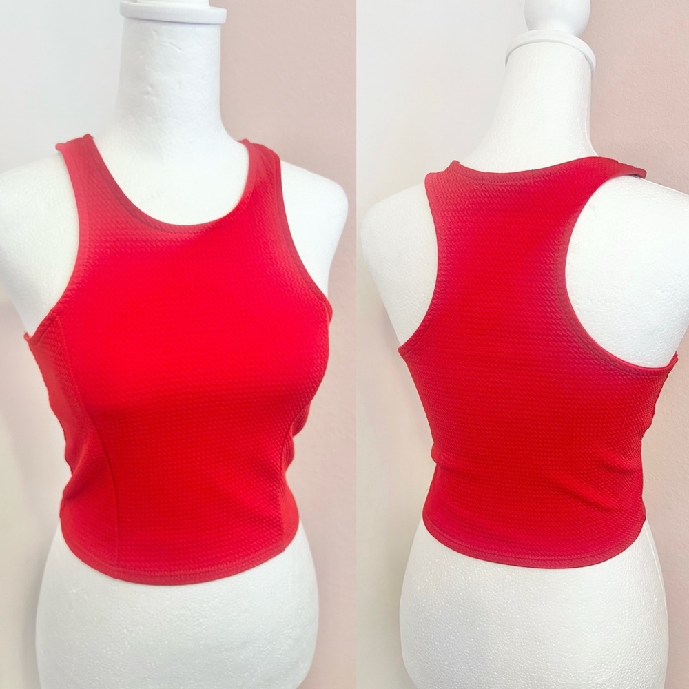 Red textured tank